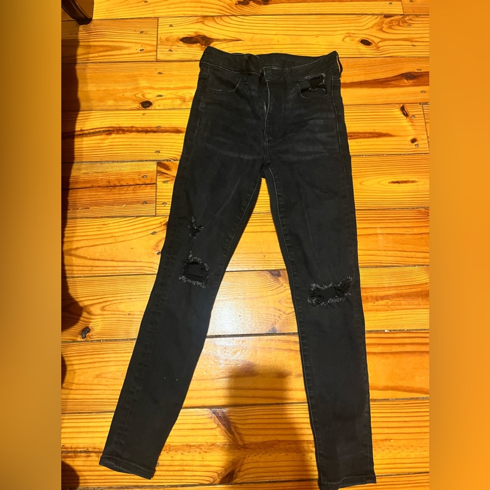 American Eagle black jeans. Size 2. Great condition.